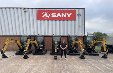 Glenevin Construction Give SANY a High Five